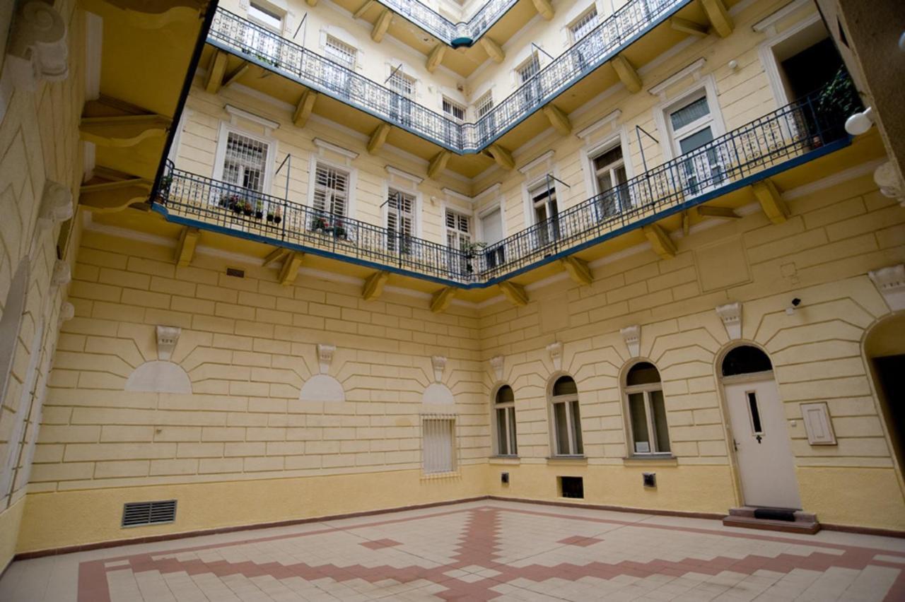 Luxury Paulay Street Apartment Budapest Esterno foto